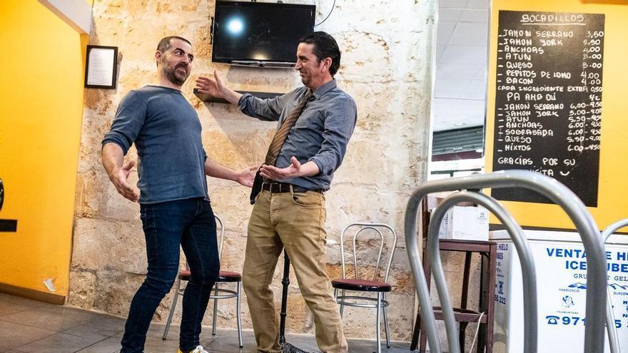 Salvador Oliva triunfa en el Teatre de Barra con un homenaje a &#039;Canción triste de Hill Street&#039;