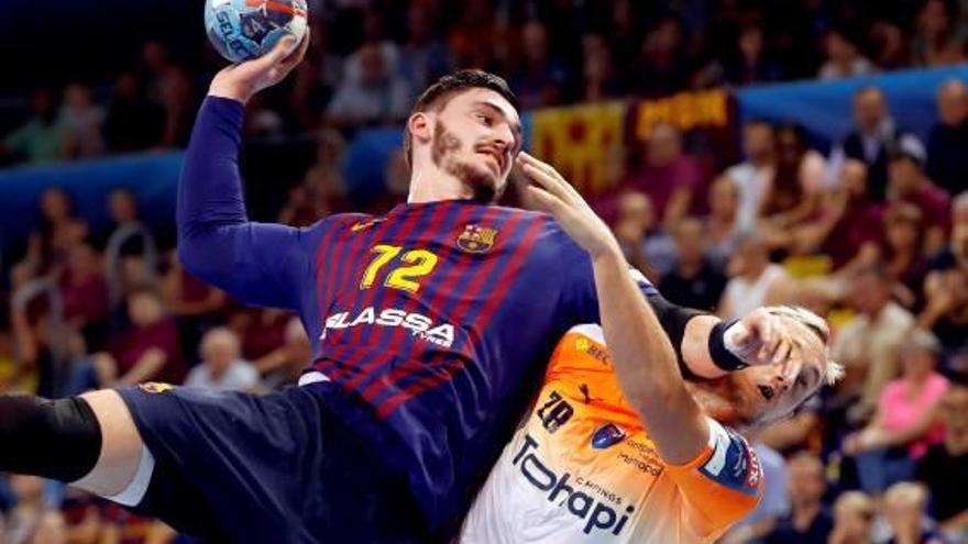 El Barça supera un fràgil Montpeller al Palau (35-27)