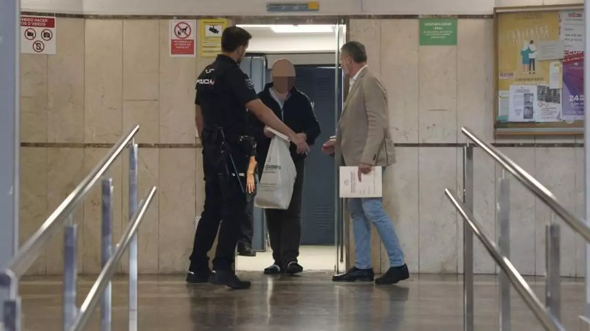 La jueza exculpa al hombre que convivió un mes con el cadáver de su madre en Mallorca