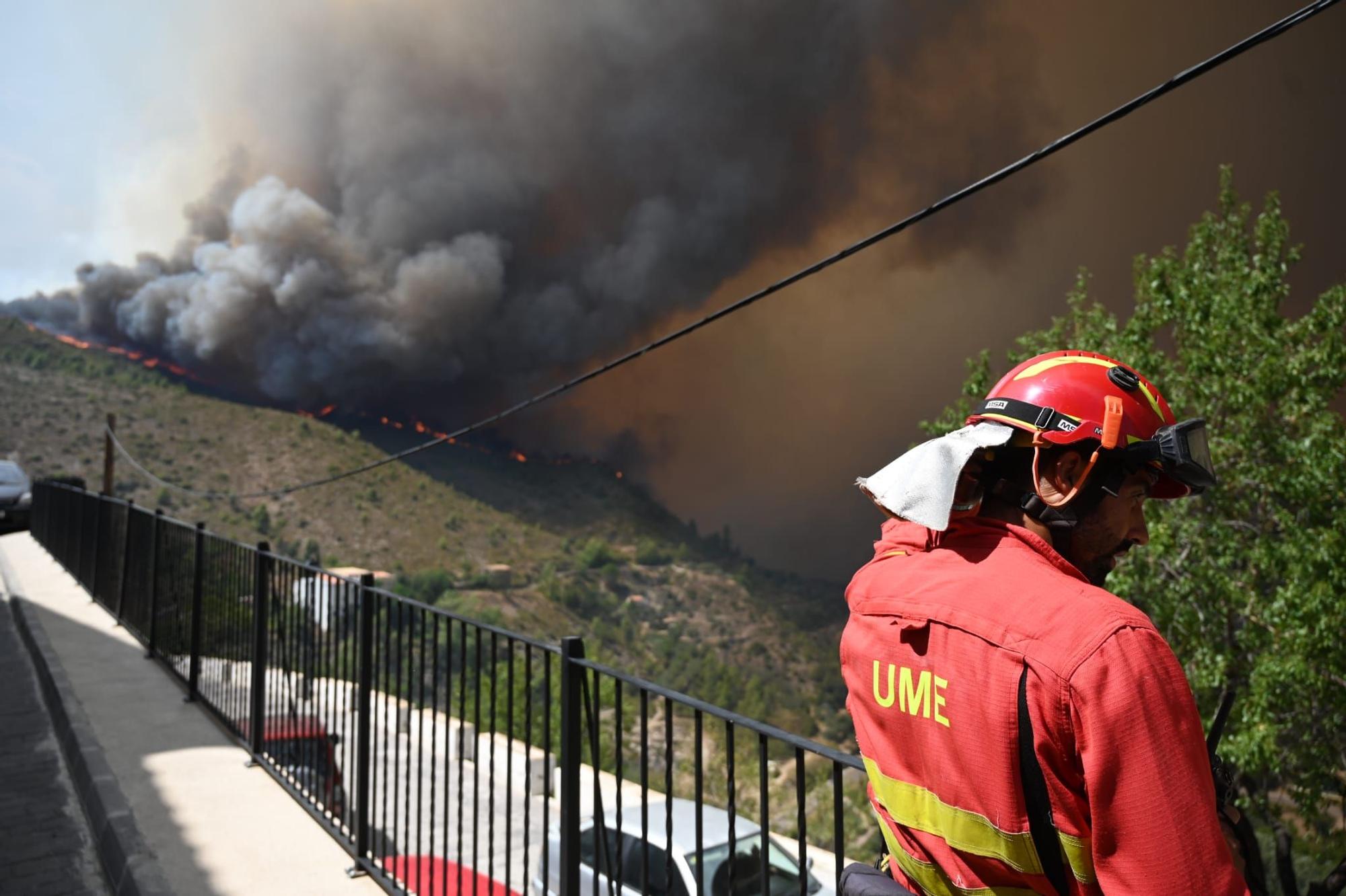 Espectaculares imágenes del incendio en Bejís