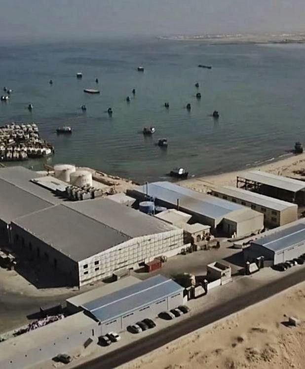 Parte de la base pesquera china en Noadibú.