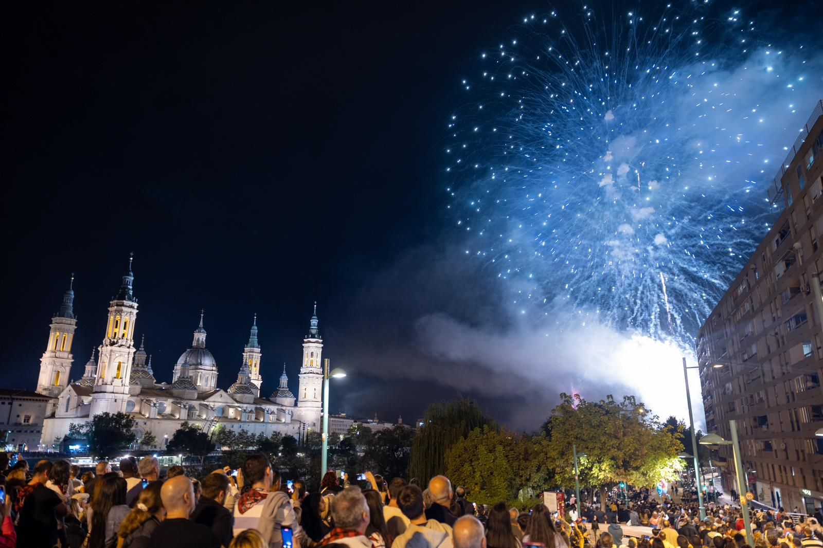 En imágenes | Los fuegos artificiales ponen el broche final a las Fiestas del Pilar 2024