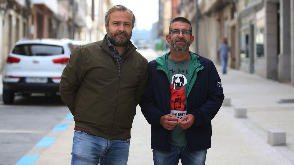 Cuíña y Vilariño, ayer, en la calle Monte Faro. |   // BERNABÉ/BÁRBARA CUIÑA