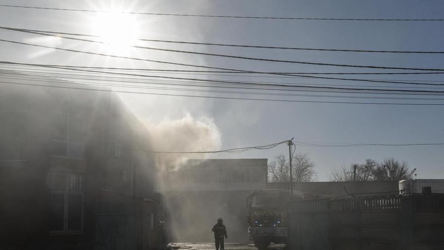 Al menos 14 muertos y 27 heridos en bombardeos rusos contra la ciudad y la región de Kiev