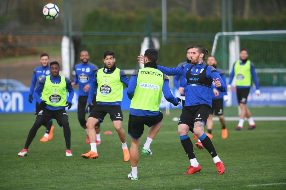 Los jugadores se ejercitaron por la mañana en el gimnasio; por la tarde Seedorf dirigió un entrenamiento en la ciudad deportiva.