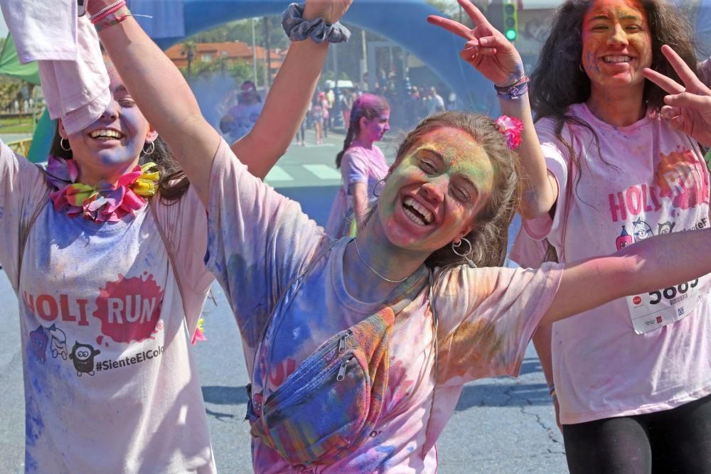 La carrera más colorida reúne a miles de participantes en Vigo