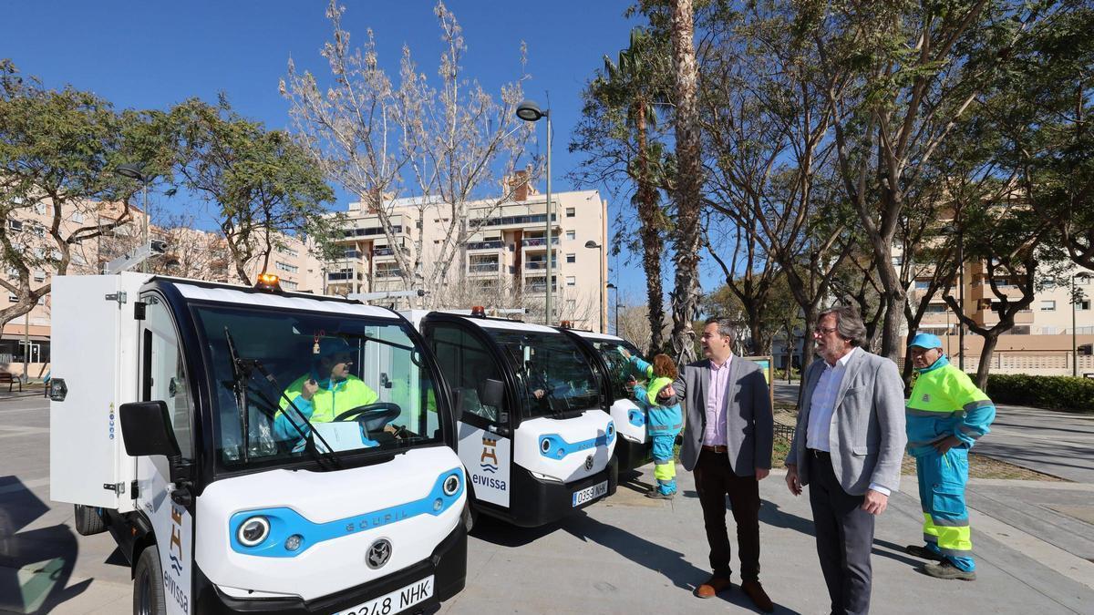 Galería: el Ayuntamiento de Ibiza presenta nueva maquinaria de limpieza viaria