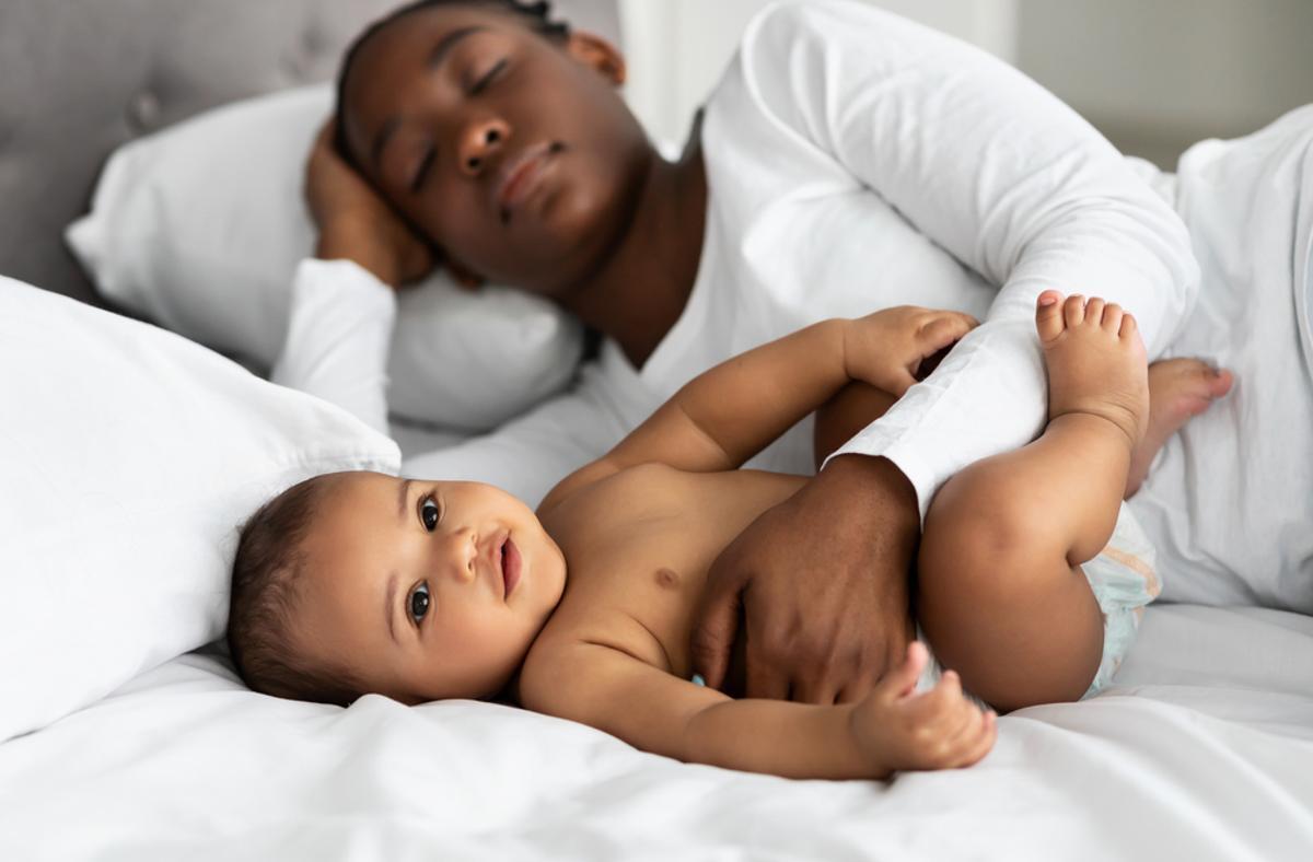 Los recién nacidos deben dormir de 14 a 17 horas diarias.