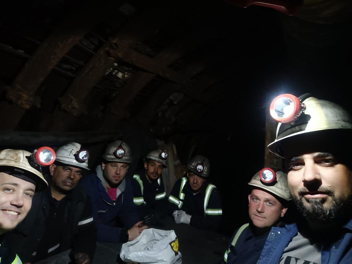Los mineros encerrados en la mina ibiense.