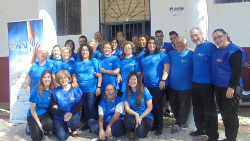 Algunos de los voluntarios de Inpavi, esta semana, días antes del gran reparto de alimentos de mañana sábado.