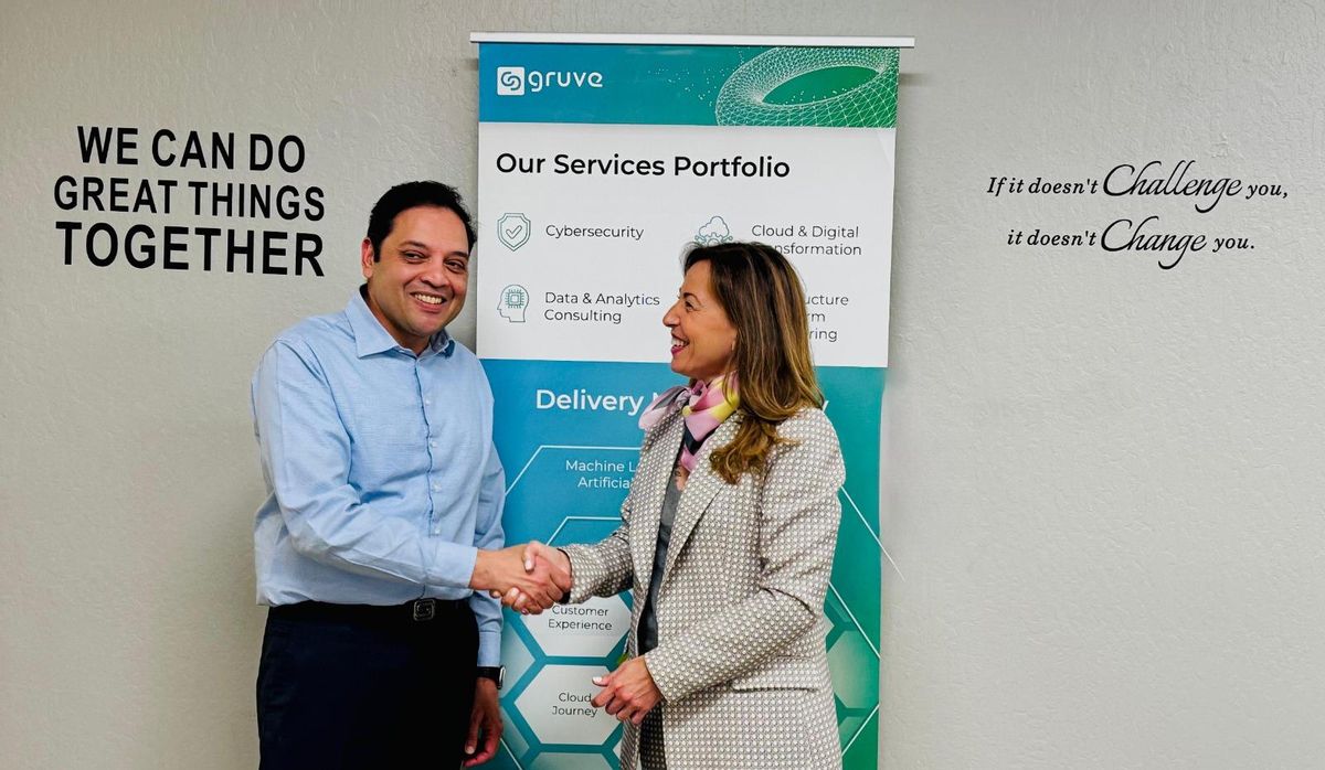 Natalia Chueca, con el CEO de Gruve, Tarun Raisoni, esta pasada semana en EEUU.