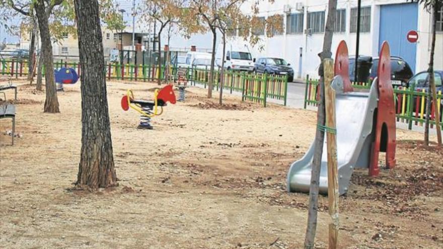 Nules mejora parques y áreas para niños con la contratación de parados