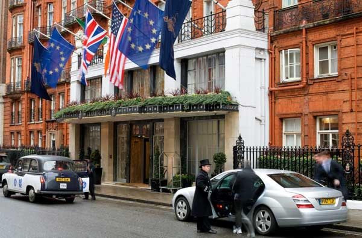 Fachada del Hotel Claridge's de Londres.