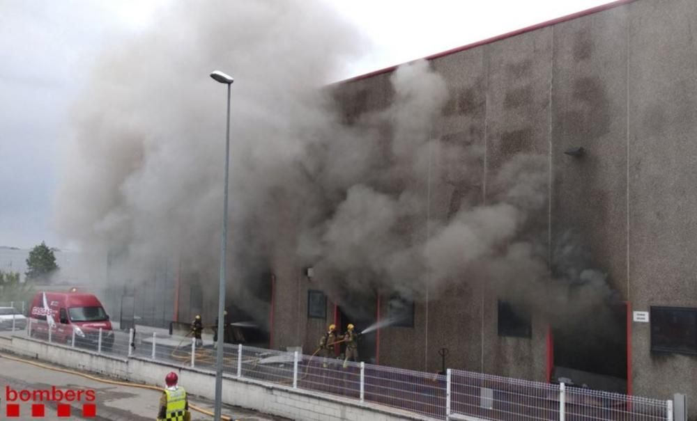 Incendi a la fàbrica de Gas Gas a Salt