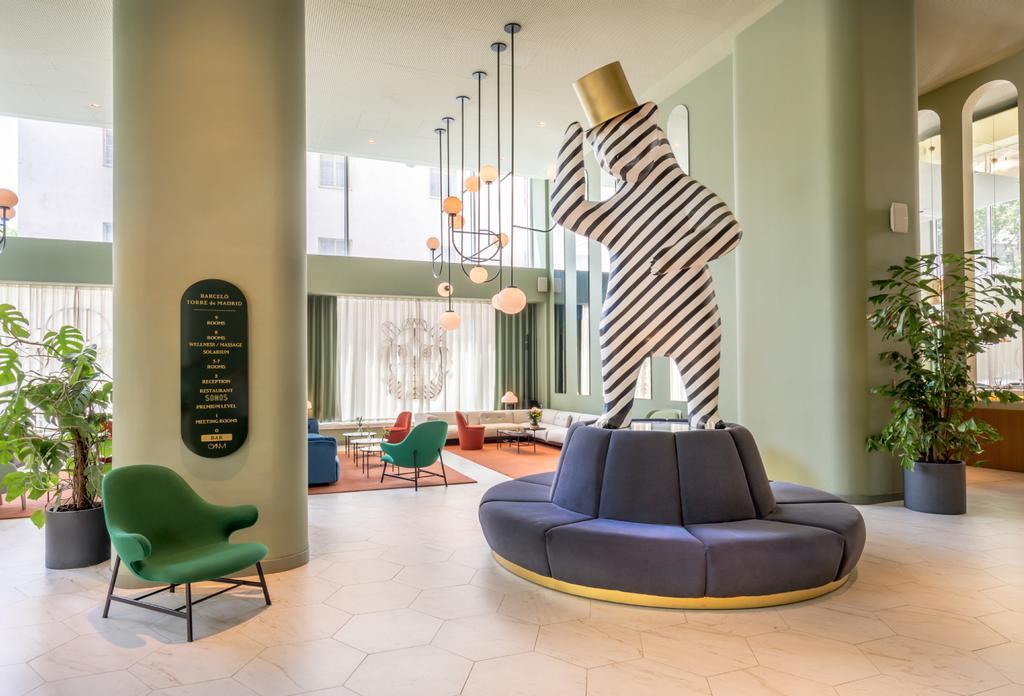 Hall del Hotel Barceló Torre de Madrid