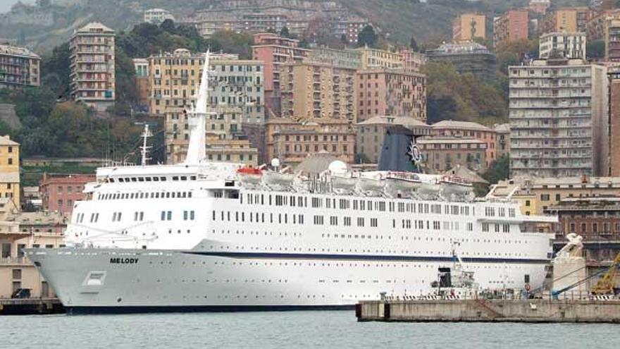 Foto de archivo del &quot;MS Melody&quot;, atracado en el puerto de Génova.