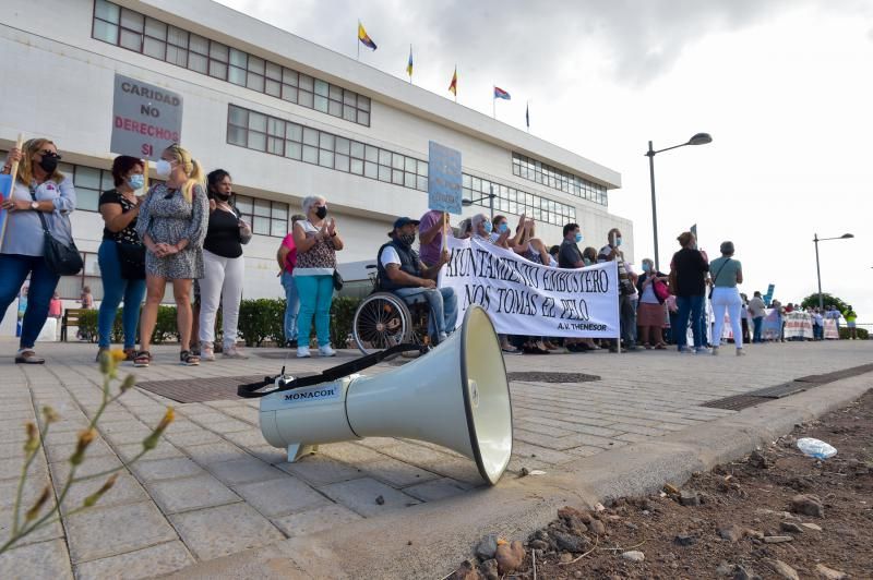 Manifestación ante el Ayto de Telde de colectivos vecinales de Jinámar