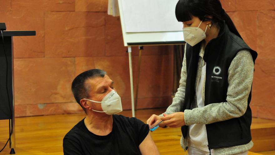 El Sergas inicia en el Hospital de O Salnés la campaña de vacunación contra COVID y gripe