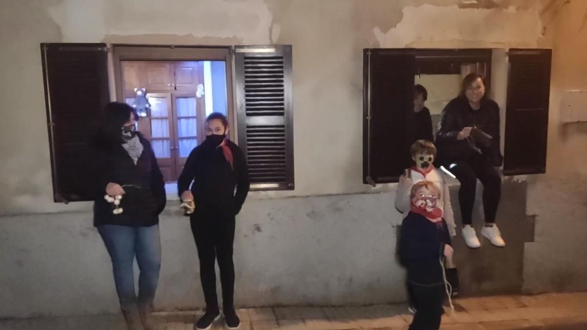 Picarolada desde casa para anunciar el Sant Antoni 'gabellí'