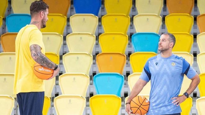 El CB Gran Canaria se presenta en sociedad ante el nóvel Insolac Caja 87