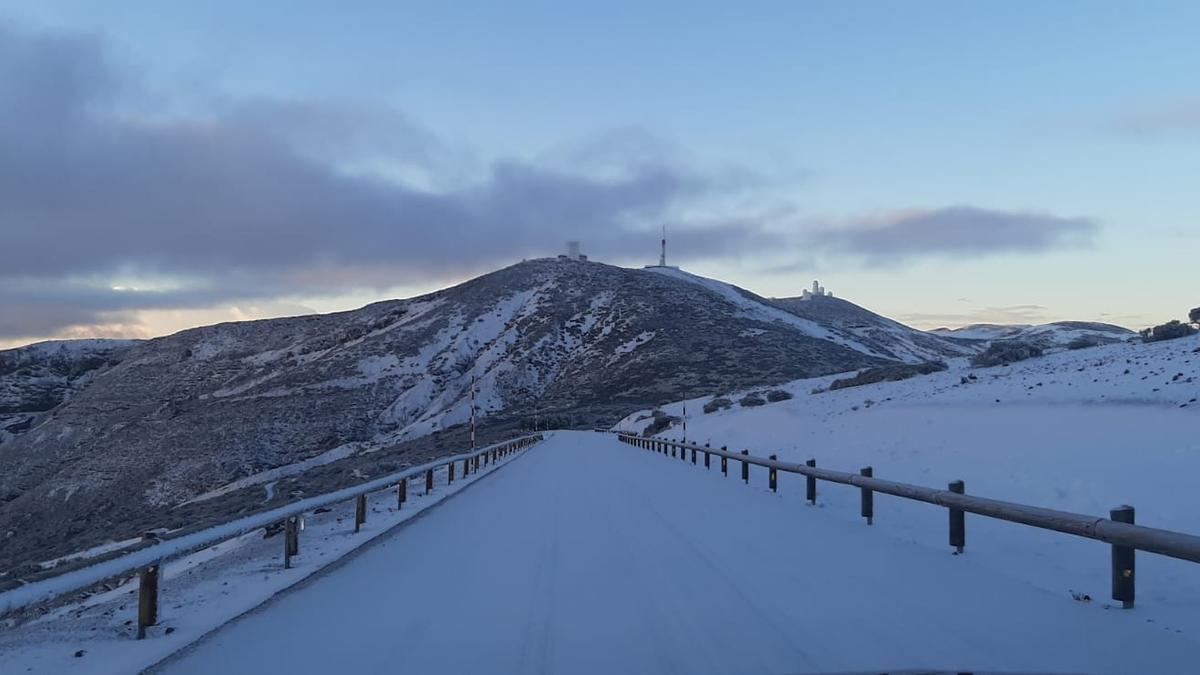 Snow turns Teide white again