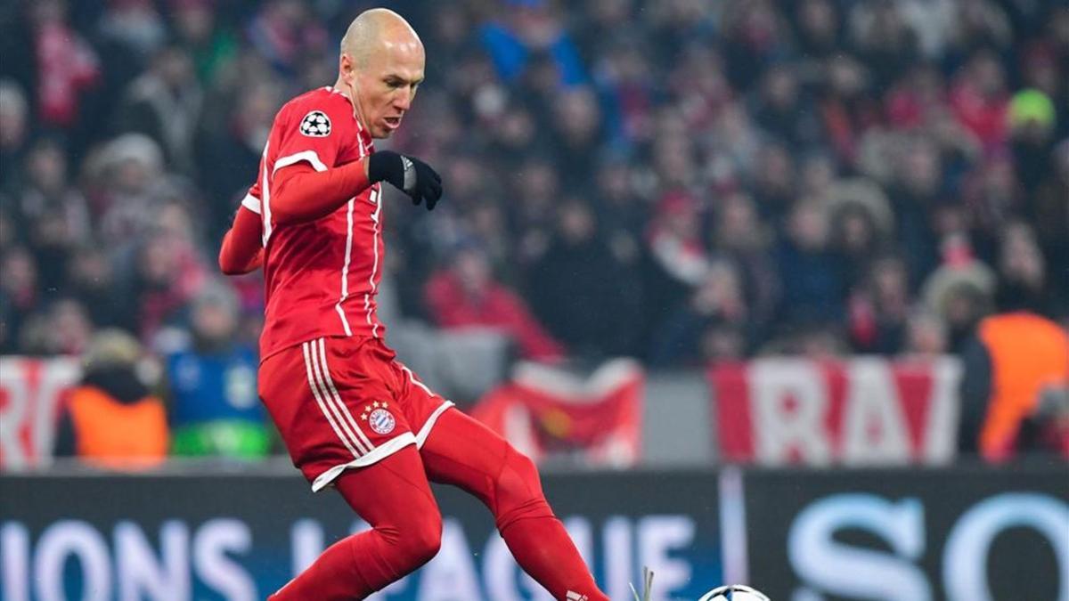 Robben entró en el minuto 44 de partido para sustituir al lesionado James