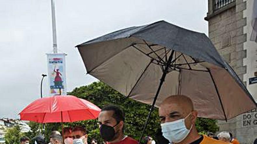 Concentración de Alu Ibérica, ayer.   | // CASTELEIRO/ROLLER AGENCIA