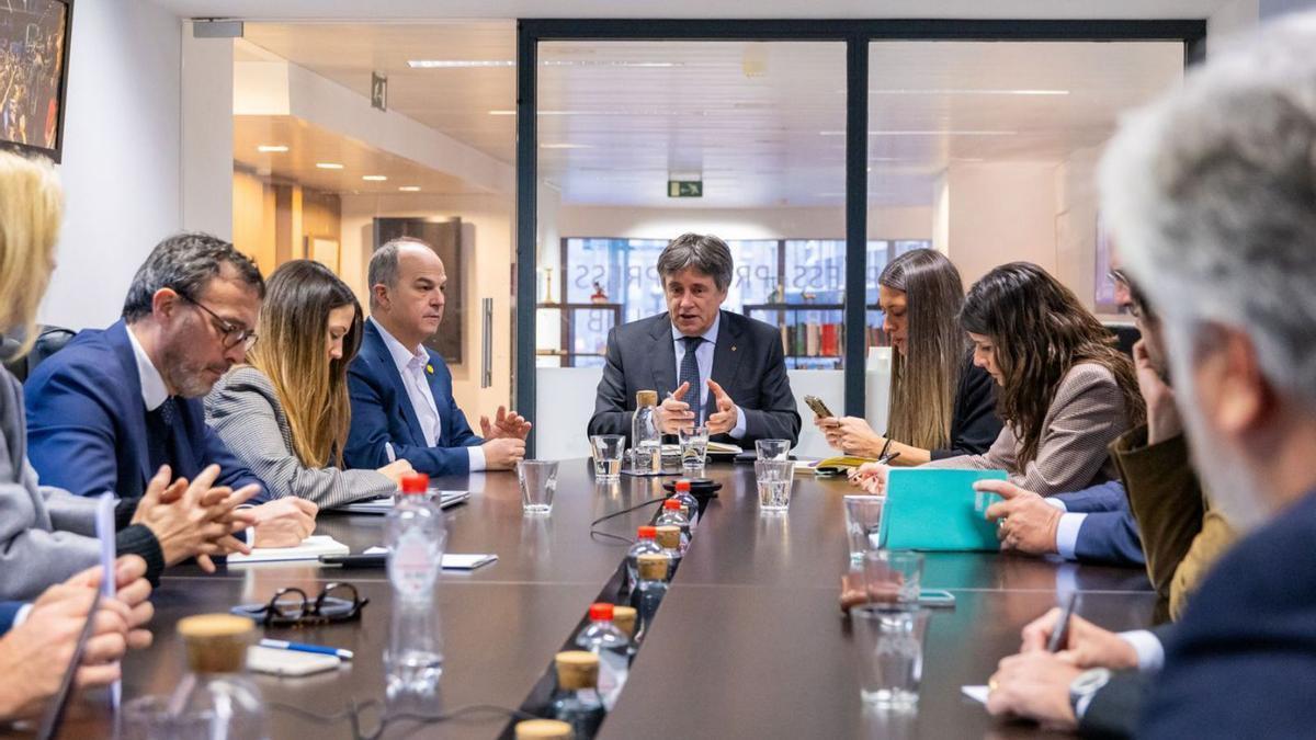El líder de Junts, Carles Puigdemont, en una reunión de la ejecutiva en Bruselas.