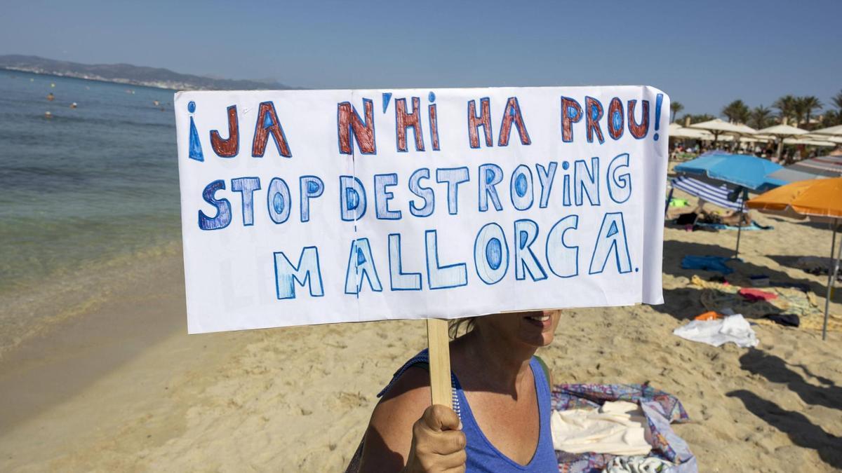 Protesta contra la destrucció de Mallorca.