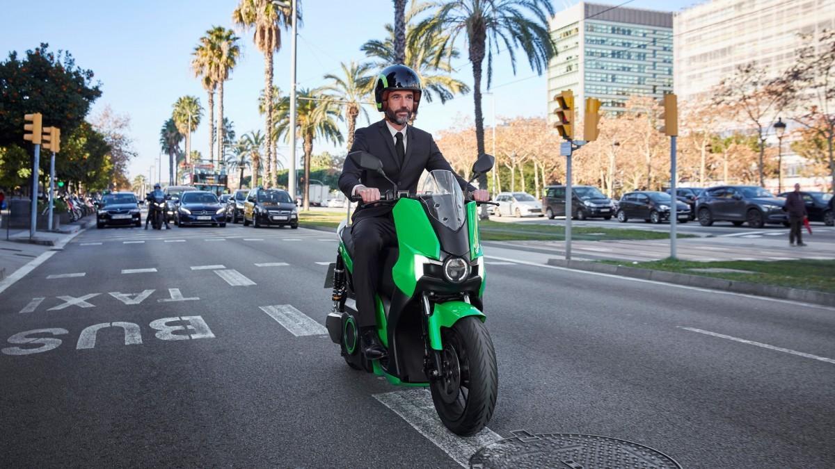 Los hombres conducen 9 de cada 10 motos eléctricas que circulan en España