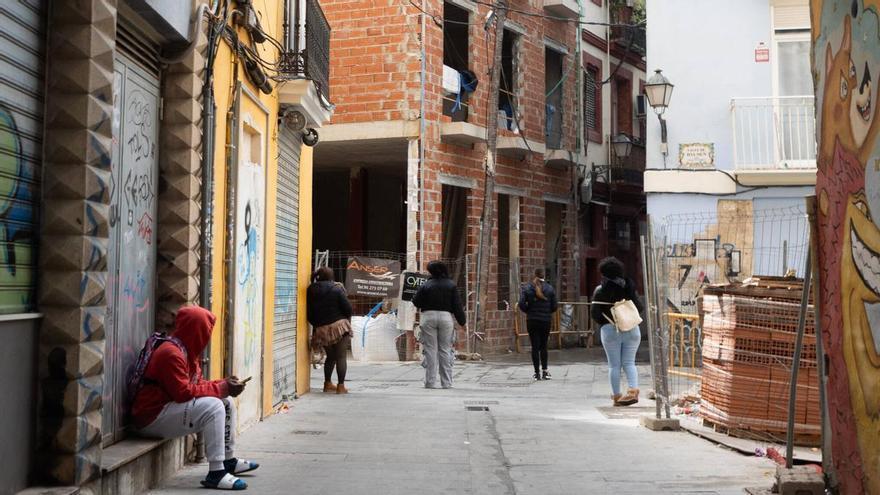Els 60 metres del carrer Viana que acumulen quasi 600 actuacions policials en només un any