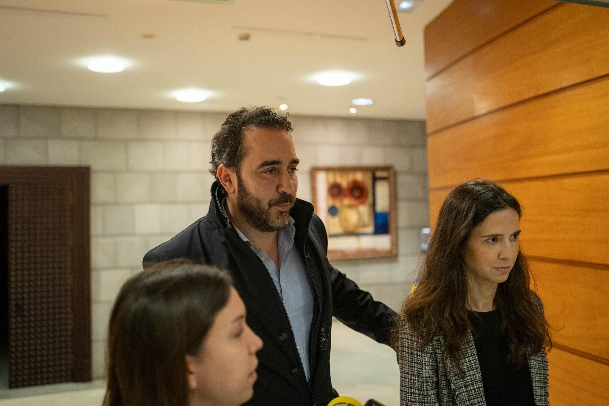 Aldama acude a la comisión de investigación del 'caso Mascarillas' en el Parlamento de Canarias