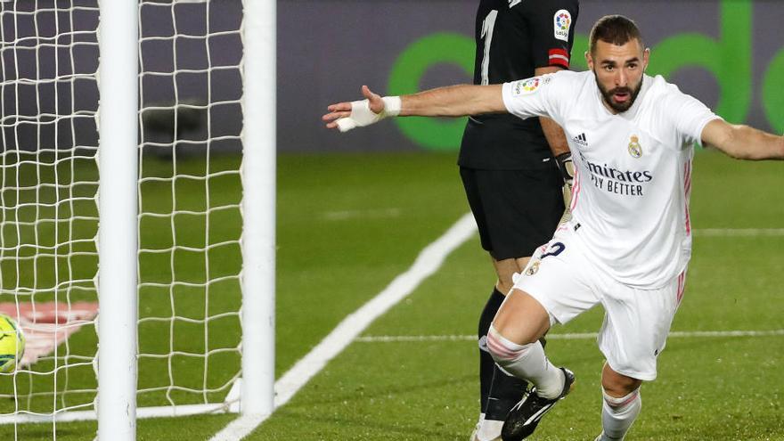 Karim Benzema celebra un gol ante el Eibar