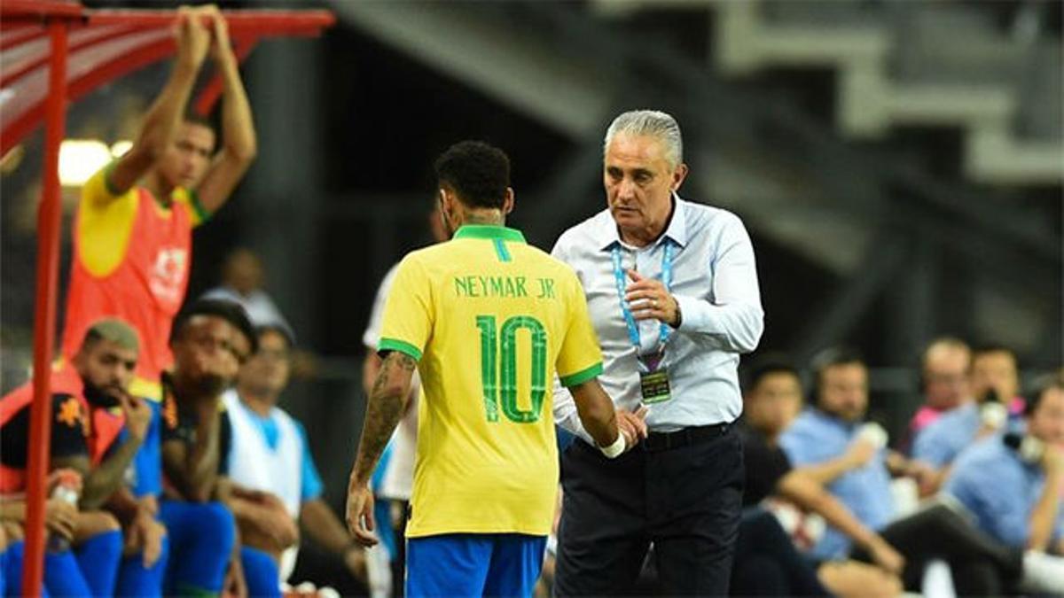 Neymar se retiró lesionado ante Nigeria