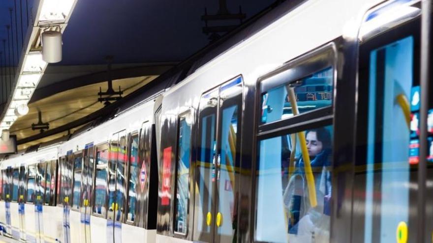 La Policía investiga lo ocurrido en el metro de Madrid.