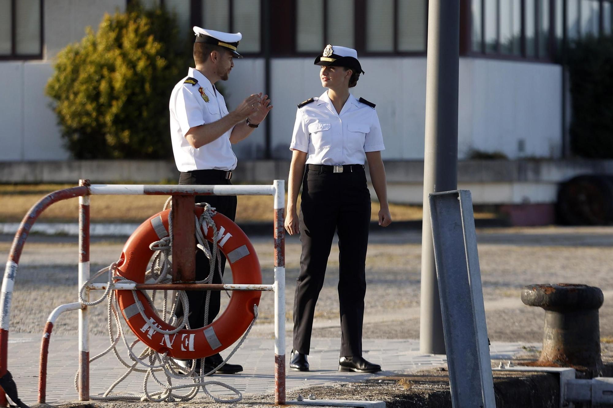Leonor conoce de primera mano la Escuela Naval de Marín
