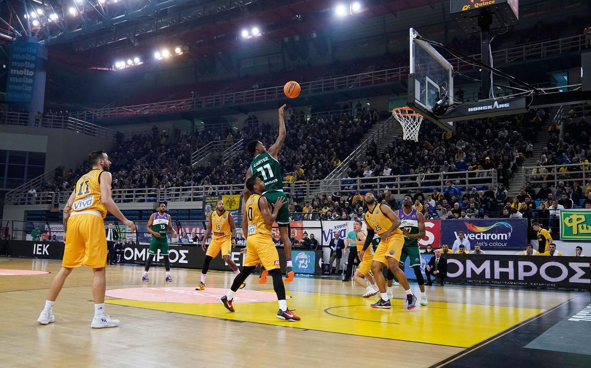 Imagen de la última vez que el Unicaja jugó en Atenas, en 2023.