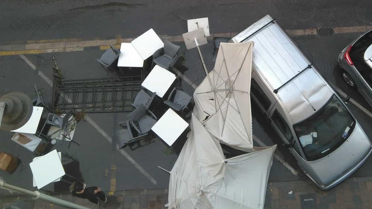 El viento derribó una terraza en Alaquàs