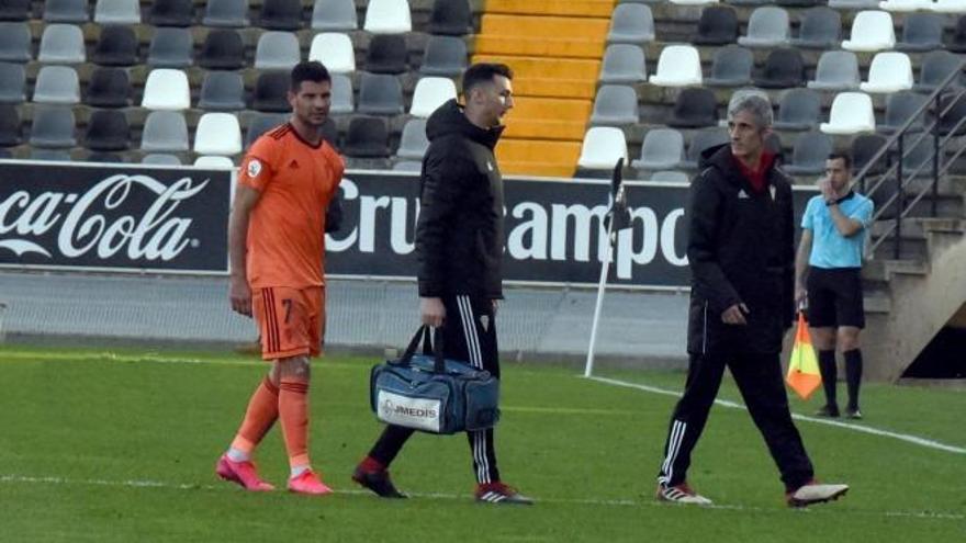 Estreno ajetreado para Víctor Salas y José Miguel Bretones, nuevo doctor del Córdoba