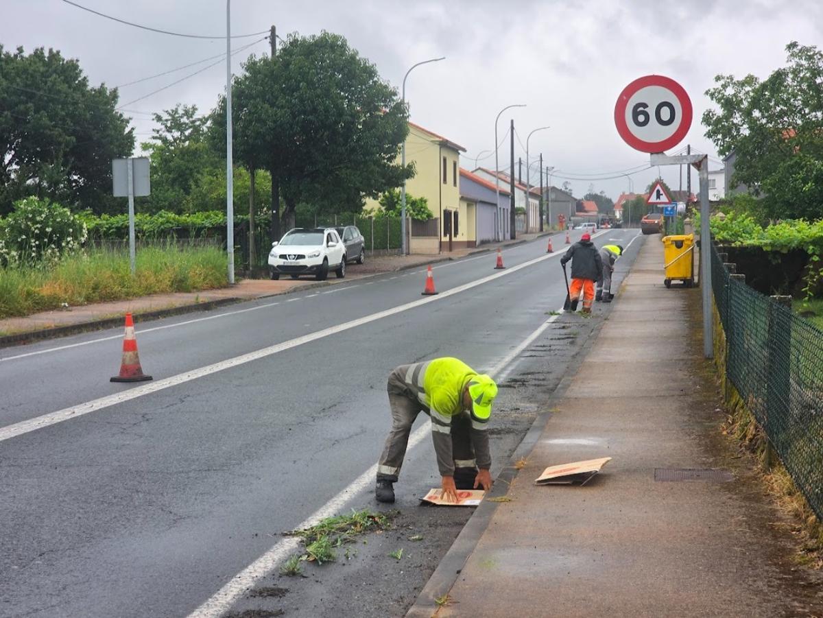 La Xunta asfalta en Valga la "recta de Campaña", el tramo de la PO-548 más próximo a Pontecesures.