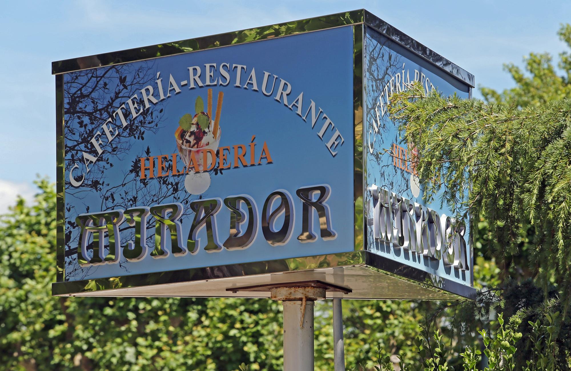 El declive de la cafetería Mirador, en O Castro