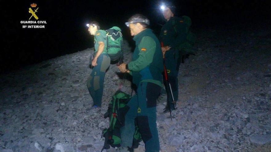 Rescatados 14 estudiantes extranjeros de la Universidad de Oviedo en un pico leonés