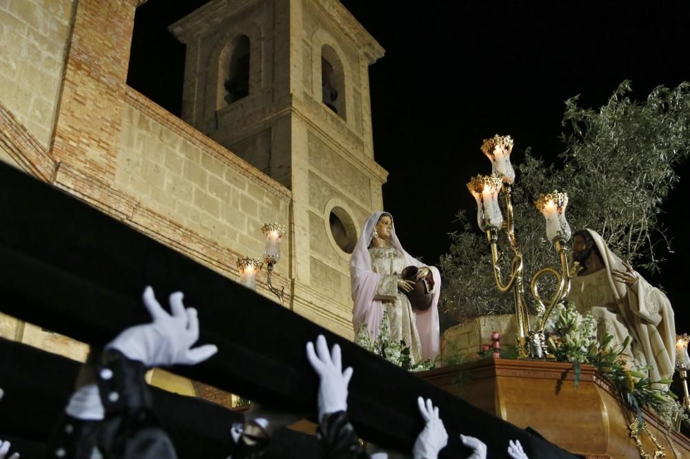 Miles de personas contemplaron el paso de las imágenes de las seis cofradías que participan en Lunes Santo