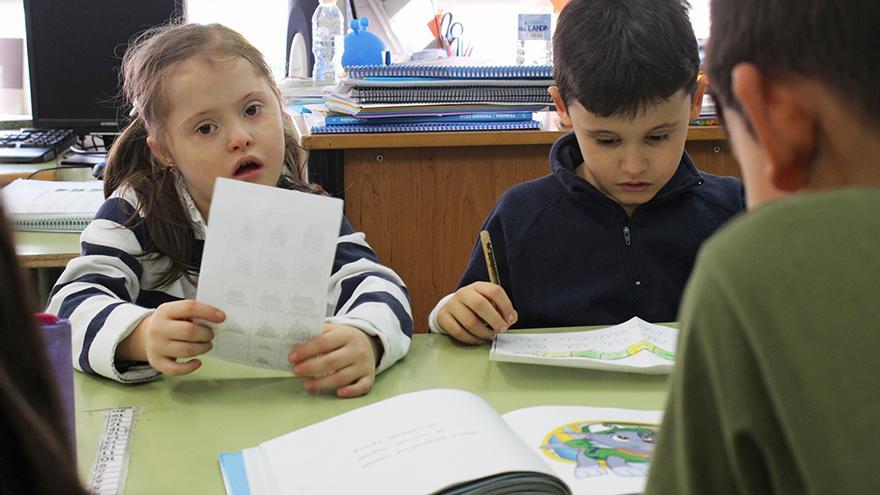 Down Galicia se querella contra Educación por las ayudas &quot;discriminatorias&quot; de material escolar