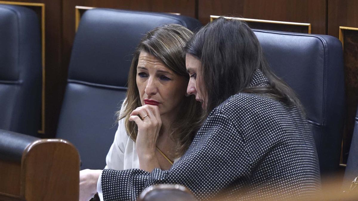 Yolanda Díaz e Irene Montero, en el Congreso de los Diputados.