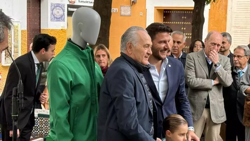 VÍDEO | Presentación de la camiseta del Betis fabricada con naranjas