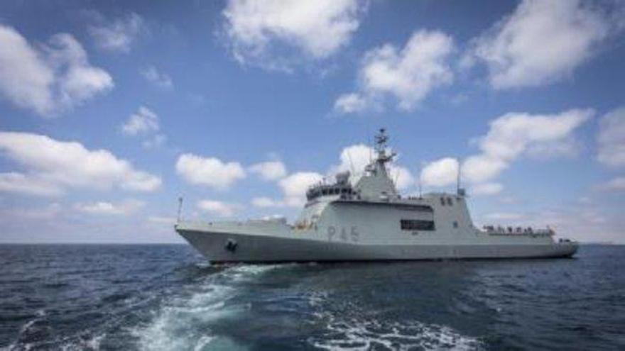 España manda un barco de la Armada para traer a los inmigrantes del &#039;Open Arms&#039;