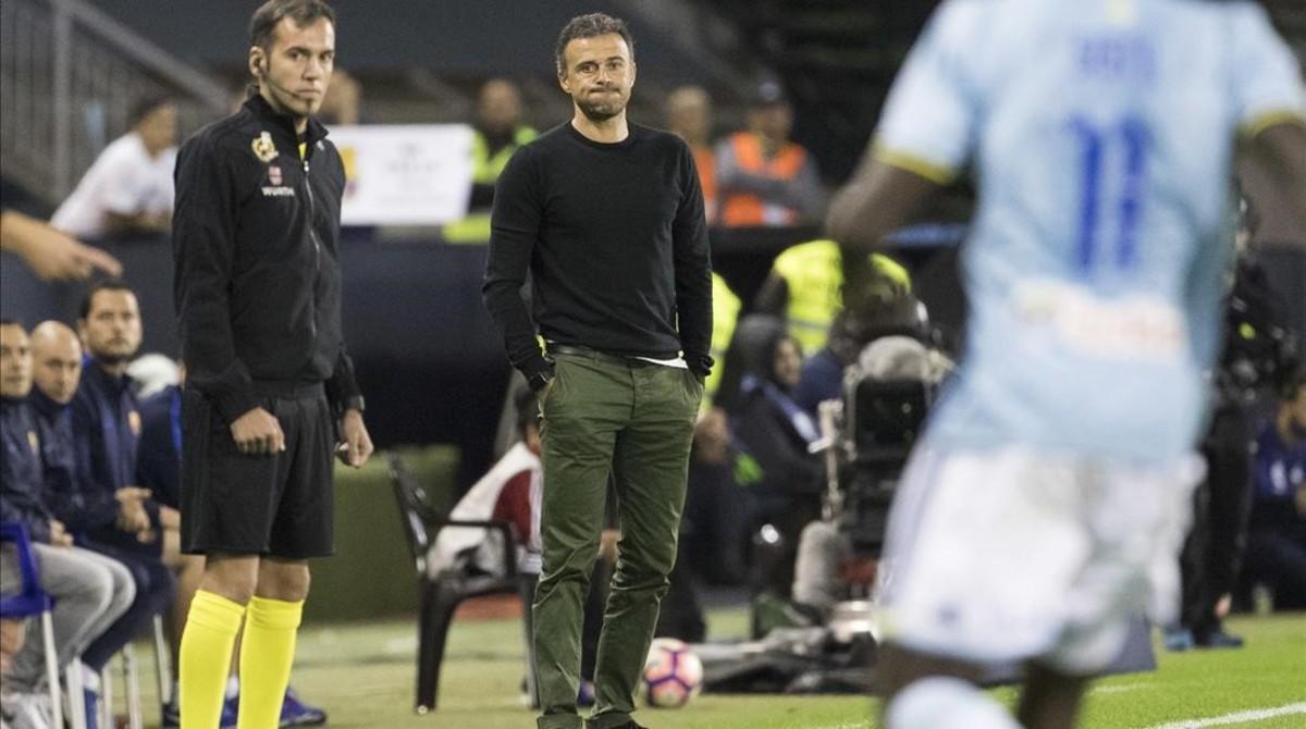 jcarmengol35765699 barcelona s coach luis enrique  cente  gestures during a spa161003125406