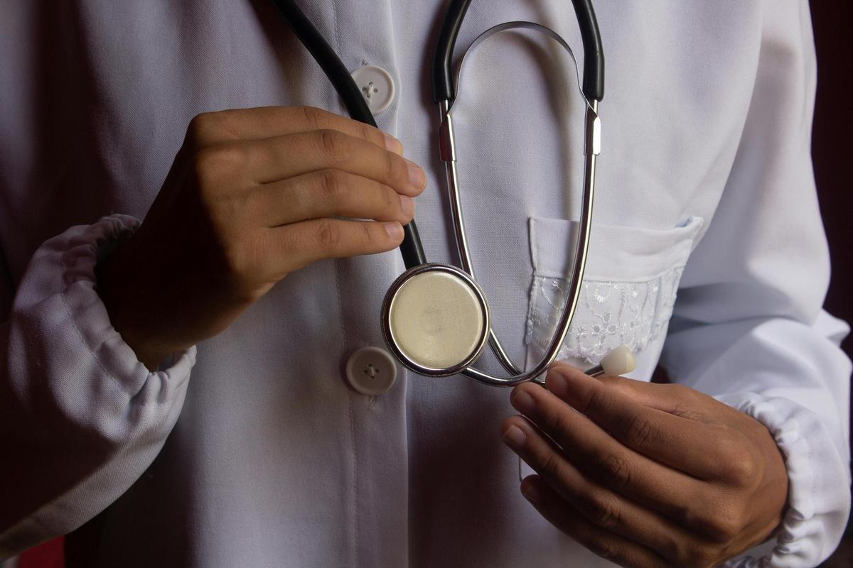 Un médico en una imagen de archivo