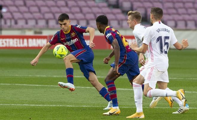 Imágenes del partido entre el FC Barcelona y el Real Madrid de la séptima jornada de LaLiga Santander, disputado en el Camp Nou en Barcelona.